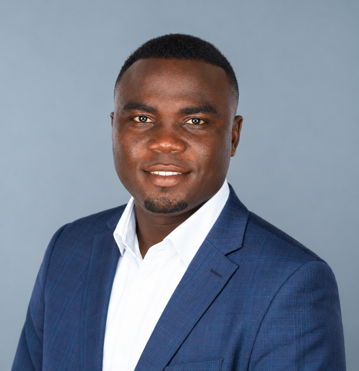 M. NYA Donald, Chargé de clientèle chez GEF Voyage